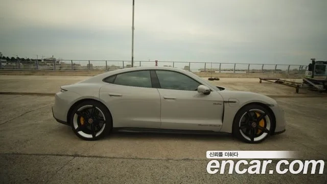 Porsche Taycan id 2899553 из Кореи 7