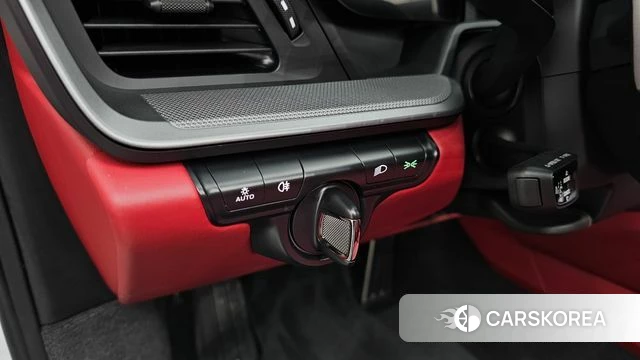 Porsche 911(992) id 4617668 из Кореи 7