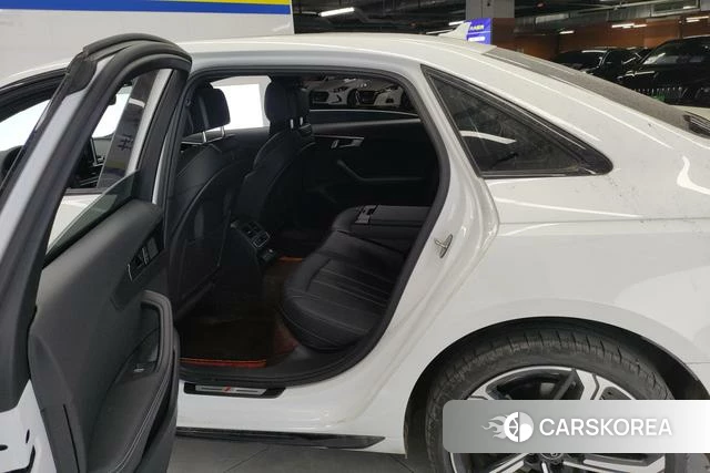 Audi A4L id 4333572 из Китая 7