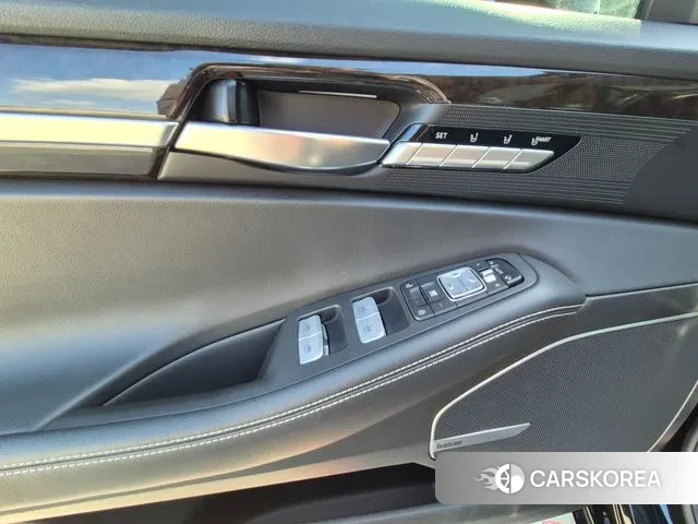 Genesis G90 id 3672496 из Кореи 7