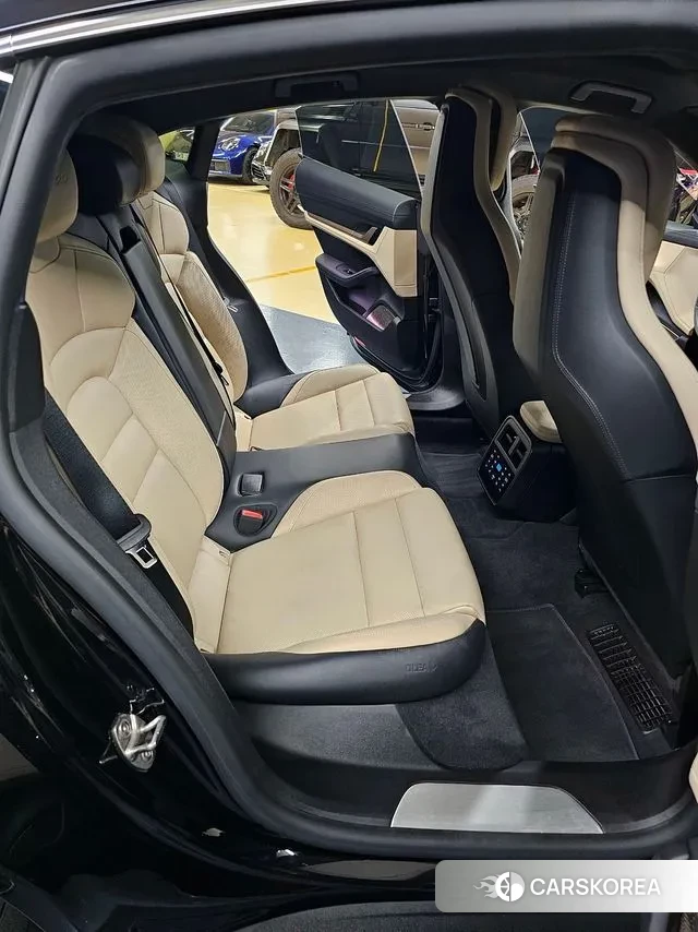 Porsche Taycan id 3186014 из Кореи 7