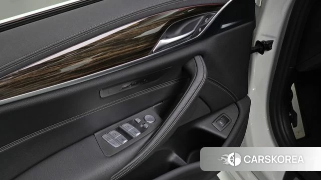 BMW 5 Series (G30) id 3923047 из Кореи 7