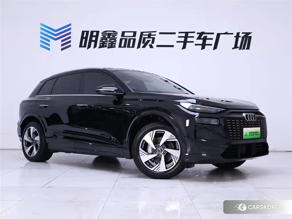 Audi Q6L id 4600385 из Китая 7