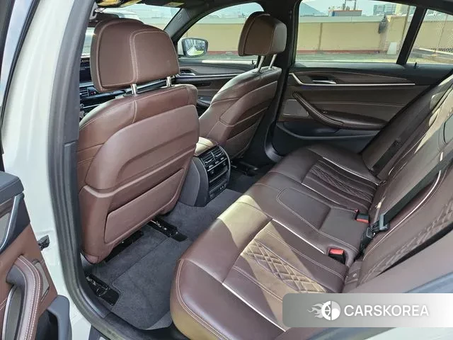 BMW 5 Series (G30) id 3544069 из Кореи 7