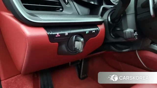 Porsche 911(992) id 3689576 из Кореи 7