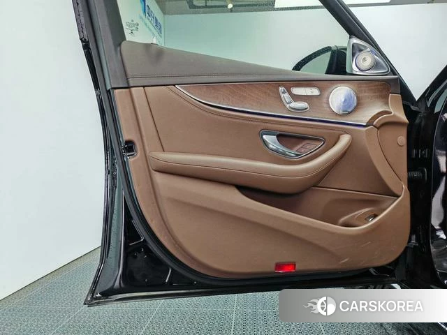 Mercedes-Benz E-class id 4227320 из Китая 7