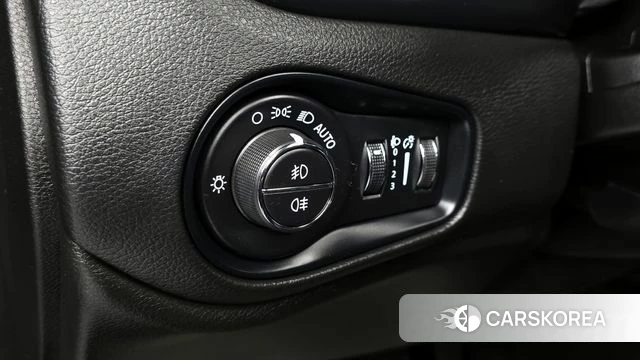 Jeep Renegade id 4370301 из Кореи 7