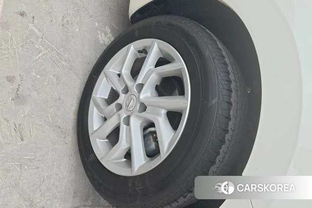Nissan TIIDA id 4258909 из Китая 7