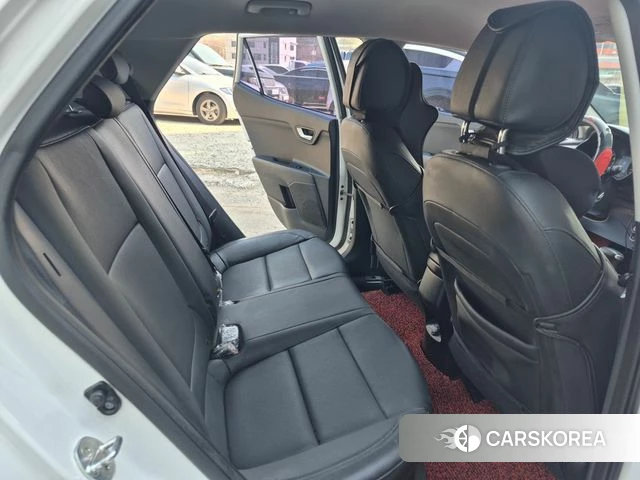 Kia Stonic id 3845741 из Кореи 7