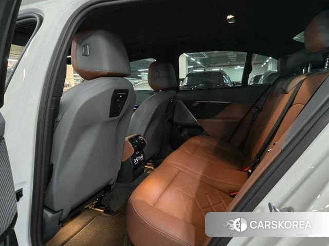 BMW 5 Series (G60) id 3952659 из Кореи 7