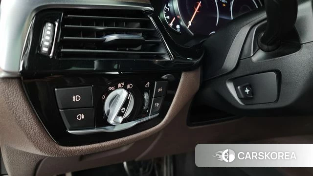 BMW 5 Series (G30) id 4543793 из Кореи 7