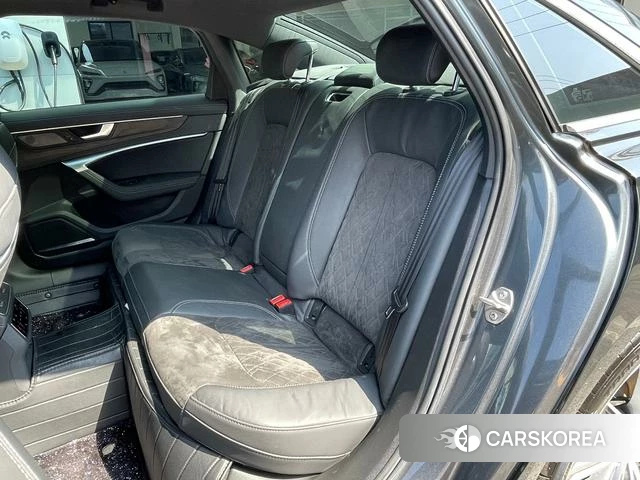 Audi A6L id 4273889 из Китая 7