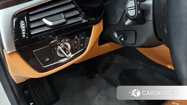 BMW 5 Series (G30) id 2994465 из Кореи 7