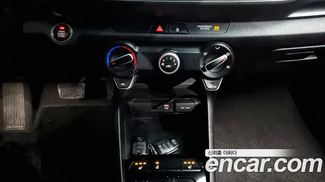 Kia Stonic id 2502215 из Кореи 7