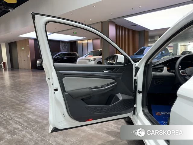 Volkswagen Bora id 4301712 из Китая 7