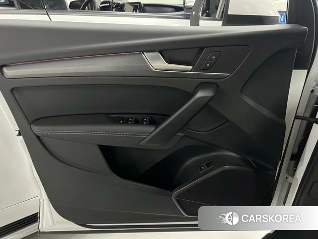 Audi Q5L id 4314637 из Китая 7