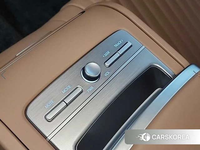 Hyundai Grandeur (GN7) id 3919629 из Кореи 7