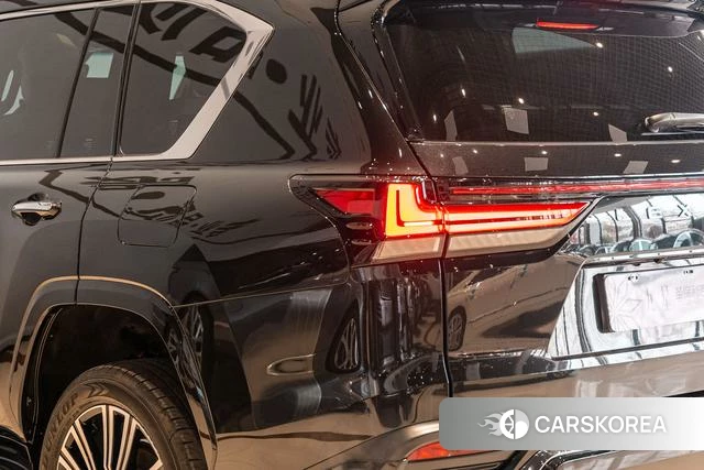 Lexus LX id 4272978 из Китая 7