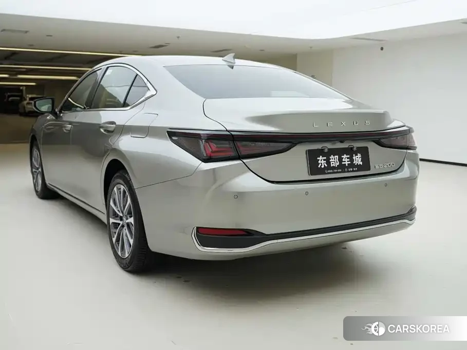 Lexus ES id 4654443 из Китая 8