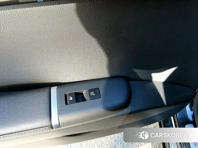 Hyundai Grandeur (GN7) id 3360332 из Кореи 7