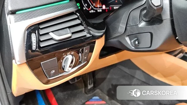 BMW 5 Series (G30) id 3180314 из Кореи 7