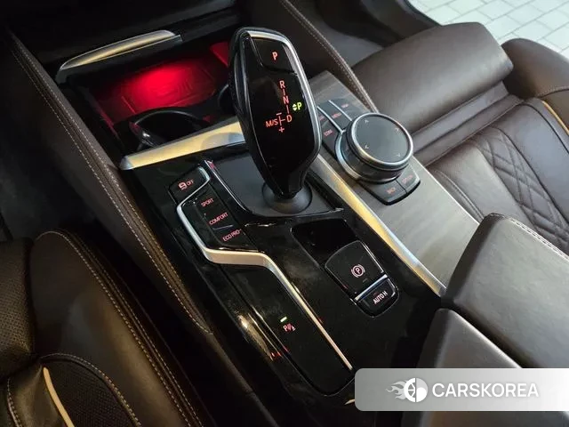 BMW 5 Series (G30) id 3562328 из Кореи 7