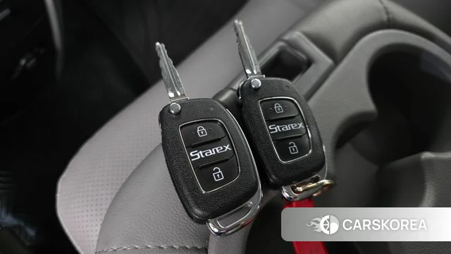 Hyundai The New Grand Starex id 3955850 из Кореи 7