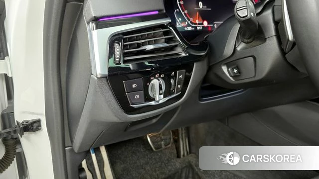 BMW 5 Series (G30) id 3924514 из Кореи 7