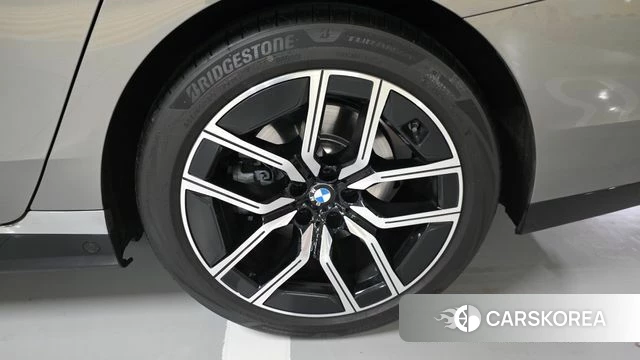 BMW 7 Series (G70) id 3825664 из Кореи 7