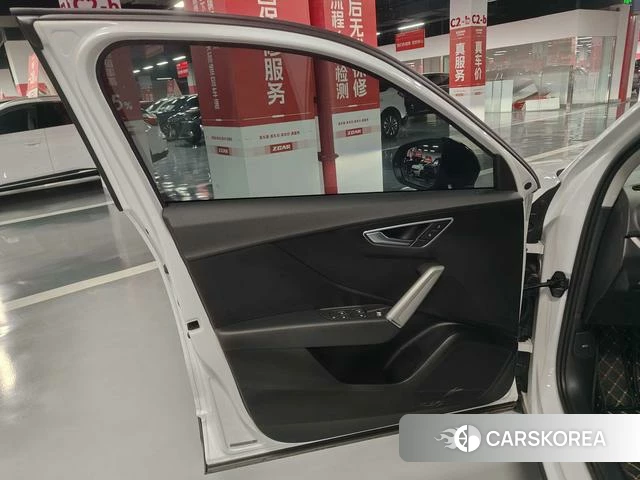 Audi Q2L id 4314471 из Китая 7