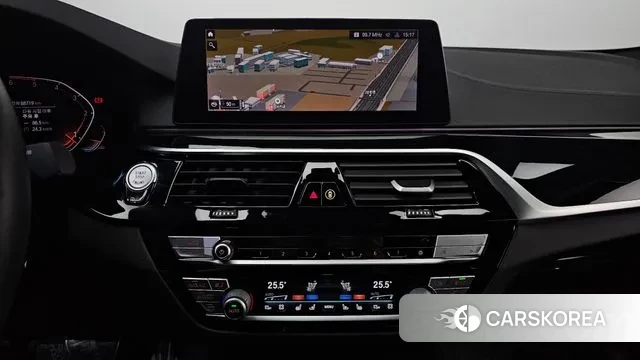 BMW 5 Series (G30) id 3499467 из Кореи 7