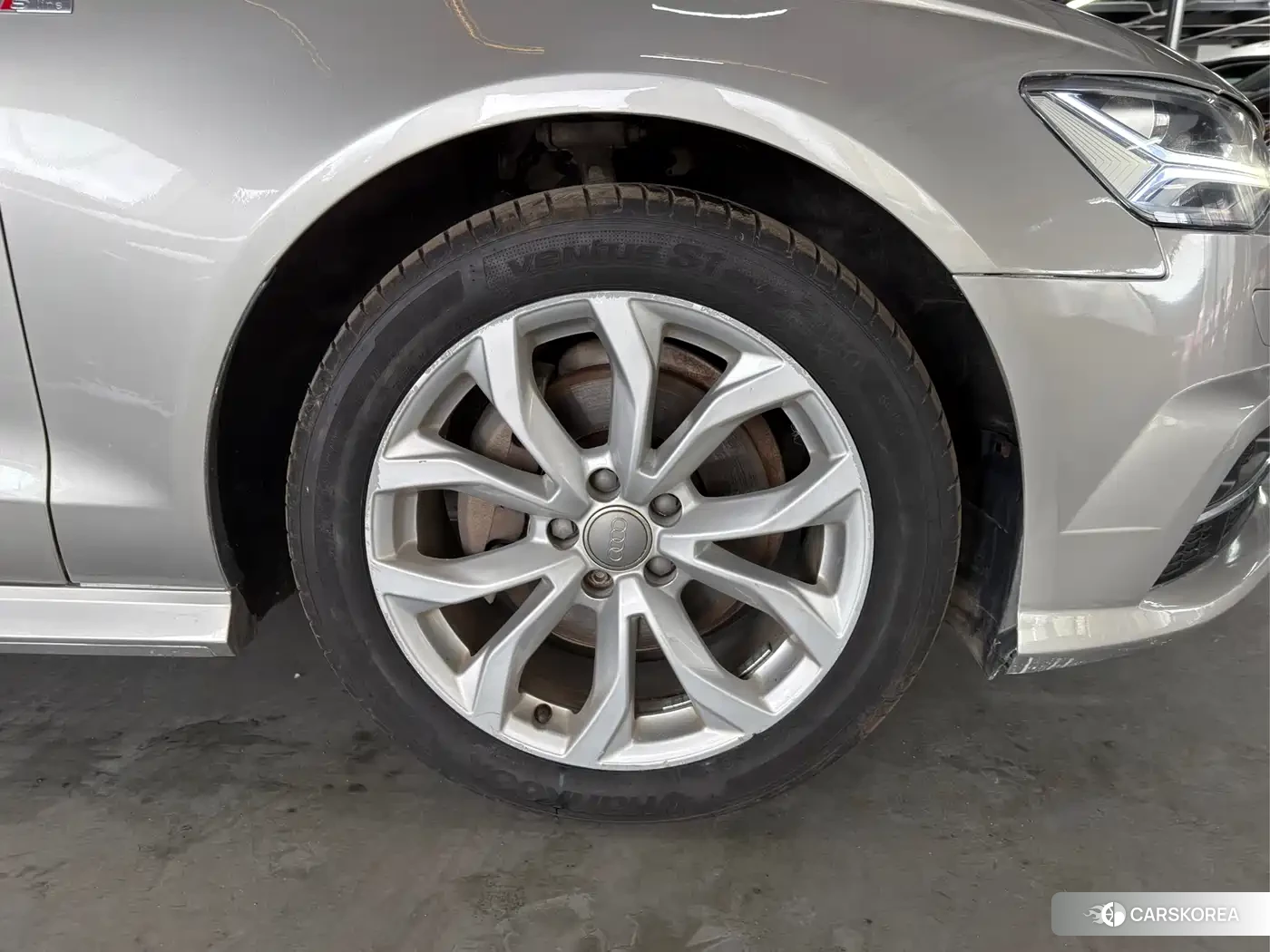 Audi A6L id 4565447 из Китая 7