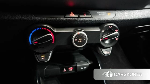 Kia Stonic id 3937119 из Кореи 7