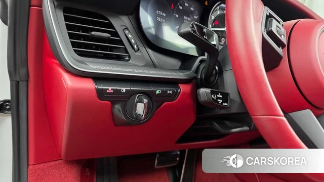 Porsche 911(992) id 4649976 из Кореи 7