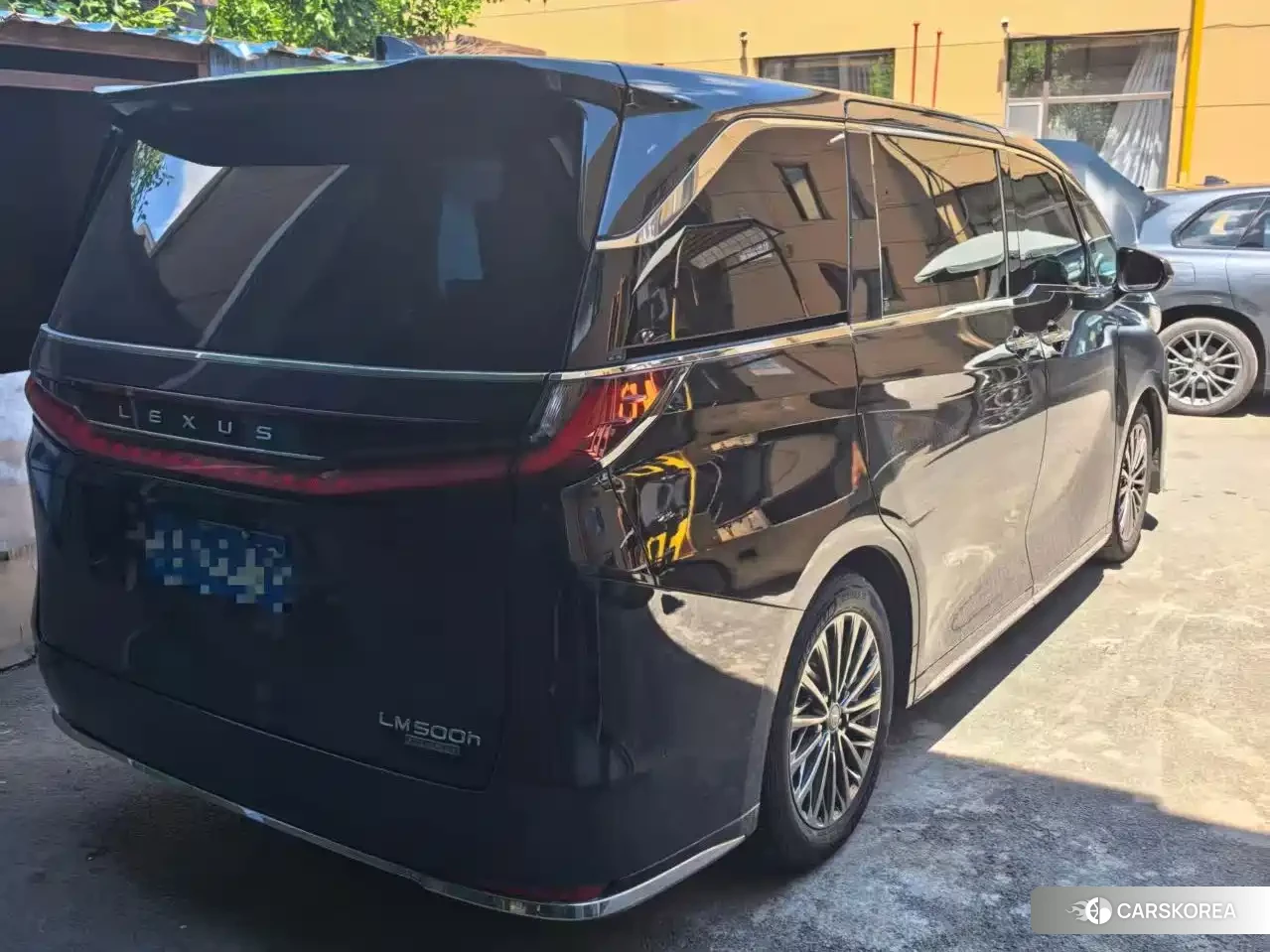 Lexus LM id 4599595 из Китая 7