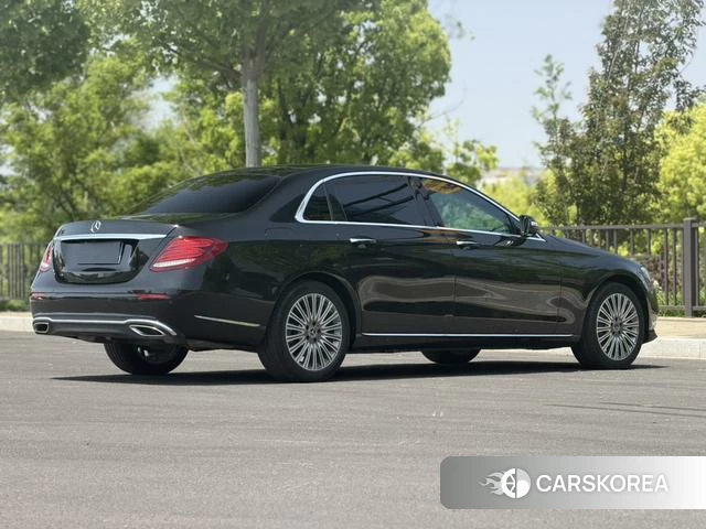 Mercedes-Benz E-class id 4211702 из Китая 7