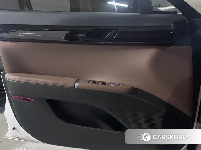 Hyundai Grandeur (GN7) id 3442555 из Кореи 7