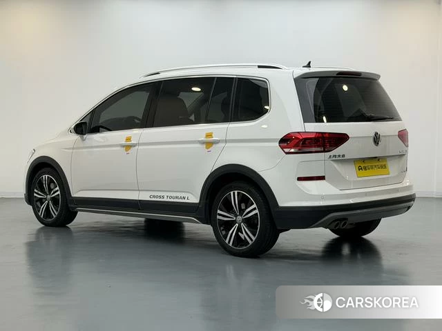 Volkswagen Touran L id 4238176 из Китая 7
