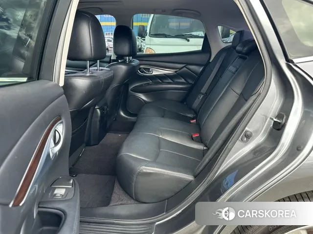 Infiniti Q70 id 3718786 из Кореи 7