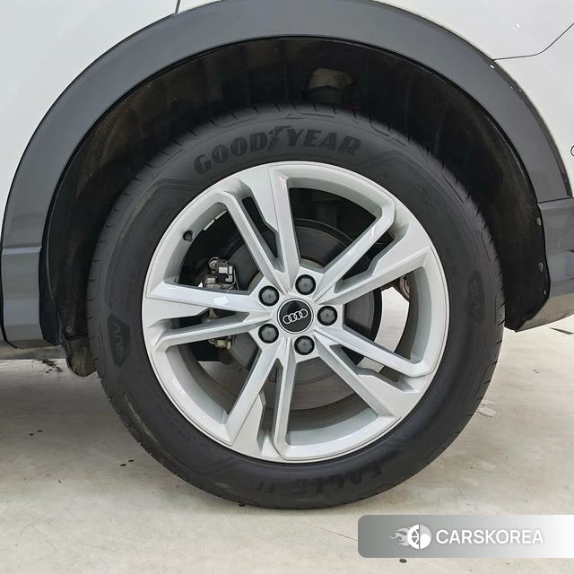 Audi Q3 id 4207701 из Китая 7