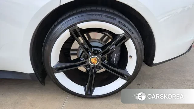 Porsche Taycan id 3477685 из Кореи 7