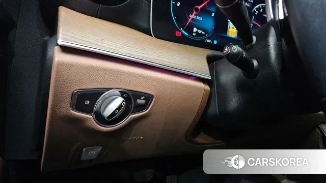 Mercedes-Benz E-Class W213 id 3655646 из Кореи 7