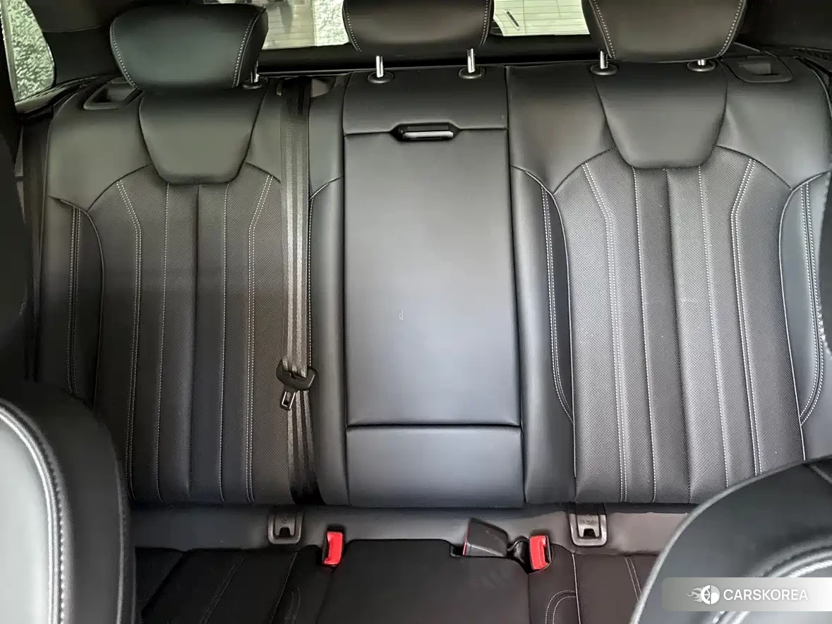Audi Q5L id 4629598 из Китая 7