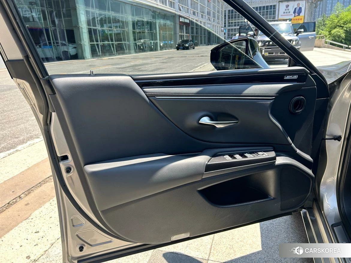 Lexus ES id 4479276 из Китая 7