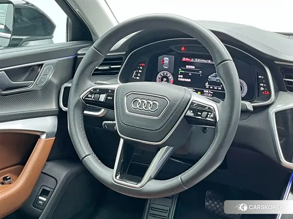 Audi A6L id 4559754 из Китая 7