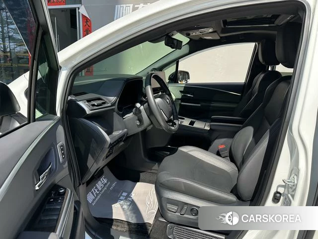 Toyota Grevia id 4301632 из Китая 7