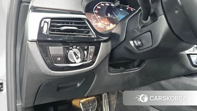 BMW 5 Series (G30) id 4377170 из Кореи 7