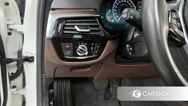 BMW 5 Series (G30) id 4403191 из Кореи 7