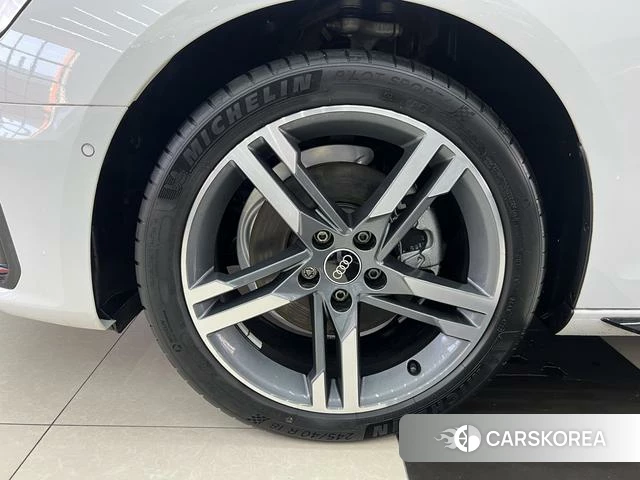Audi A4L id 4290436 из Китая 7