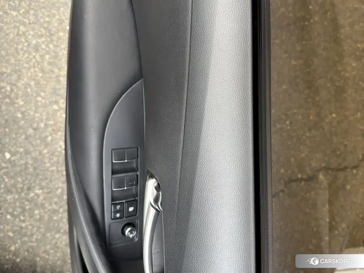 Toyota Corolla id 4669221 из Китая 7